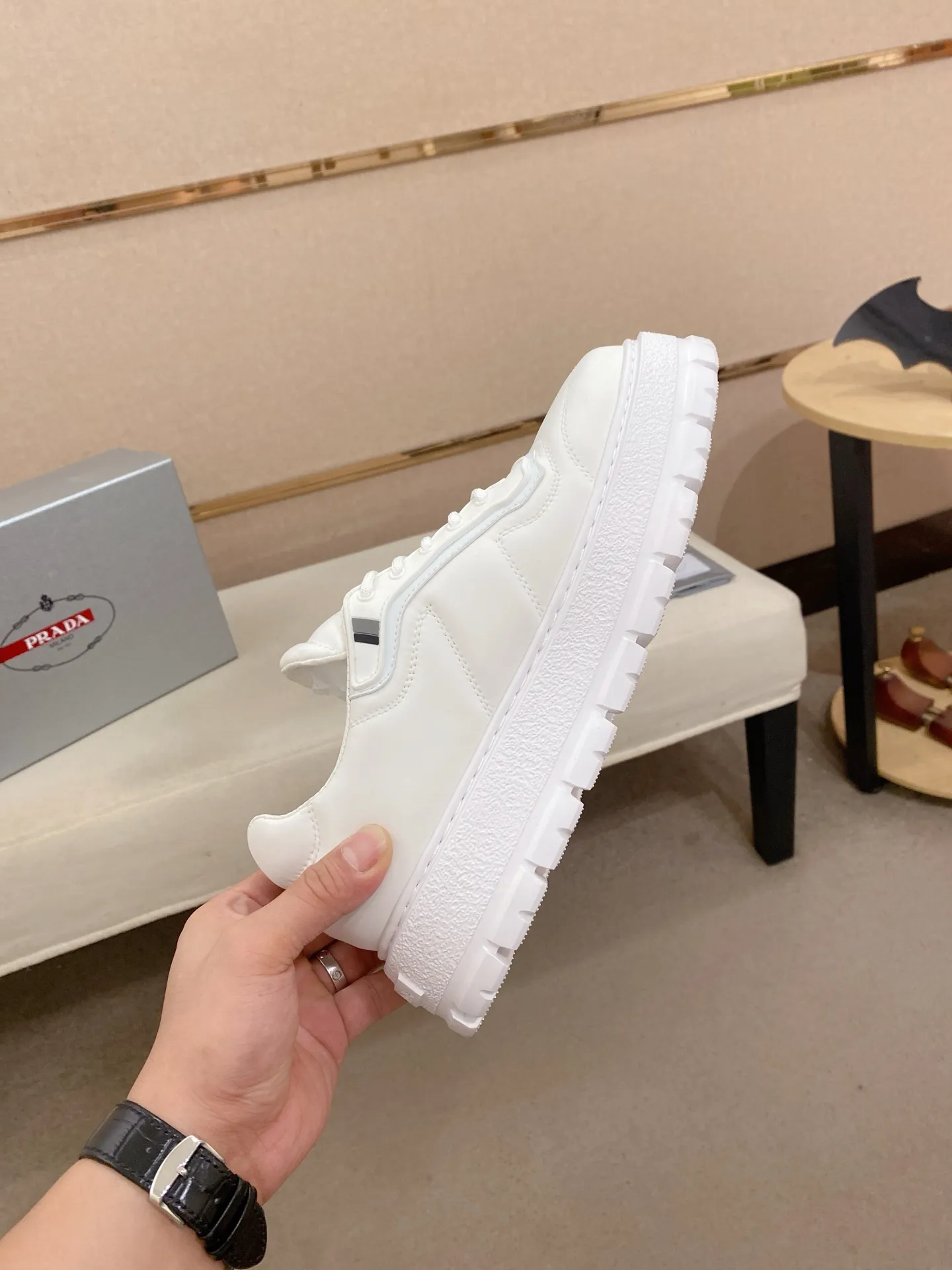 Factory price 580💰 ✔️✔️✔️High version High-quality new PRADA counters are on the market simultaneously, new men's shoes, 😘fabrics imported technological waterproof fabrics, made by pure handicrafts. Lining: Full cowhide lining. 👍🏿 High-end ☄️ air-cushion molded anti-slip rubber outsole, exquisite lines, simple and elegant, comfortable and high-end for leisure travel. Code number: 38 to 45